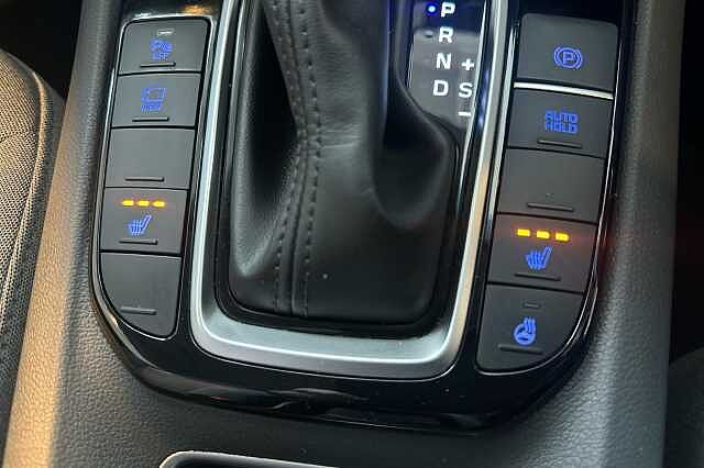 Hyundai Ioniq 1.6 GDi Hybrid Premium 5dr DCT