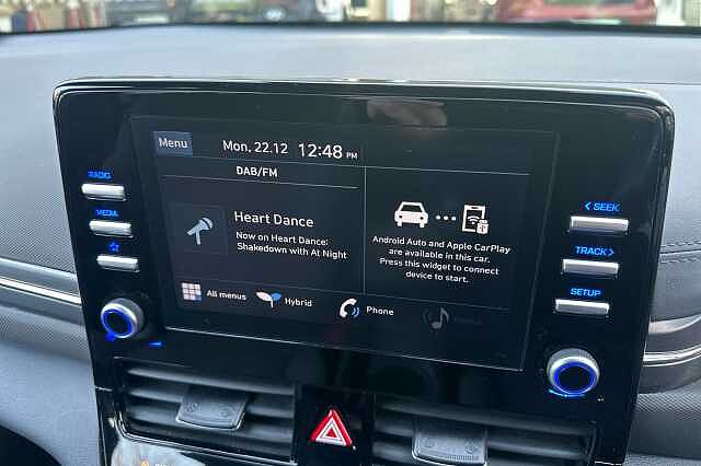 Hyundai Ioniq SE CONNECT MHEV