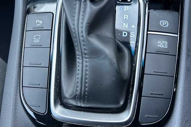 Hyundai Ioniq SE CONNECT MHEV